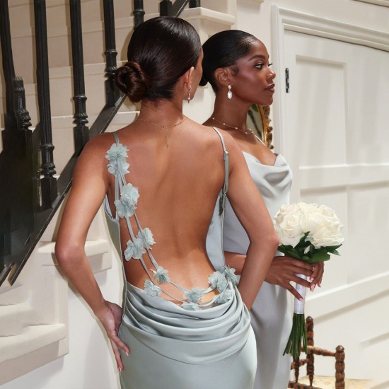 2025 cross-border summer satin, elegant halter-neck, backless, sexy, slim-fitting evening dress for women, wholesale at low prices.