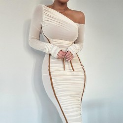 Wholesale cross-border European 2024 spring-summer new style women's pure color, curvy, heart-shaped neckline, backless, sexy, tie, pure color, one-piece dress for women.