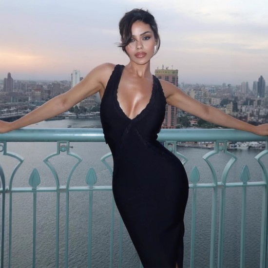 European and American cross-border 2025 summer high-end elegant sexy sleeveless shoulder-hugging pleated long dress for women wholesale